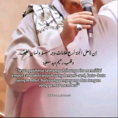 Ustazah media sosial.